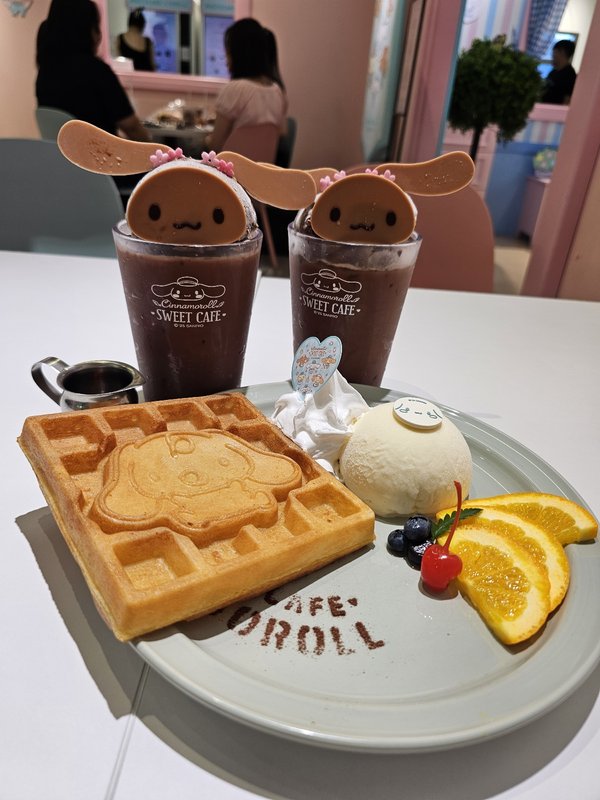 시나모롤와플과 모카초코라떼